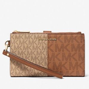 NWT MICHAEL MICHAEL KORS Adele Color-Block Logo Smartphone Wallet